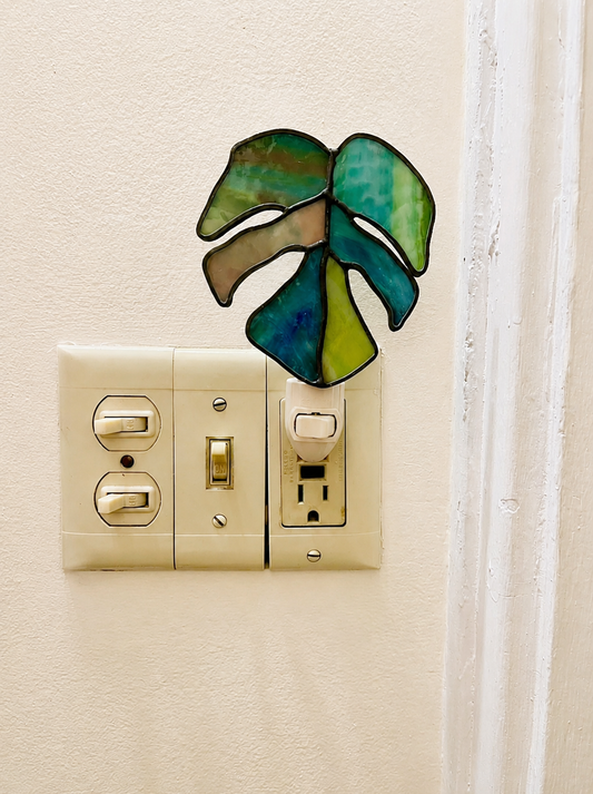 Monstera Leaf Light 1